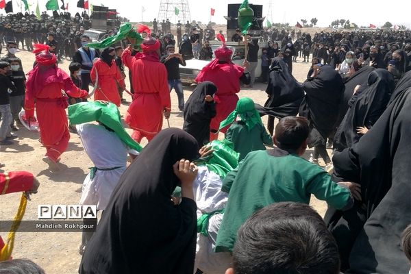 برگزاری مراسم واقعه ظهر عاشورا در حاجی آباد بیرجند