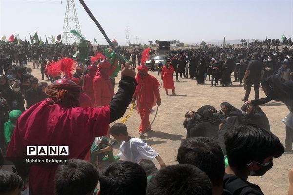 برگزاری مراسم واقعه ظهر عاشورا در حاجی آباد بیرجند