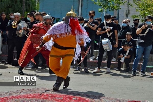 مراسم تعذیه خوانی  در میانه