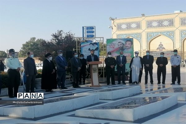 غبارروبی و عطر افشانی مزار شهدای آرامگاه شهید مدرس(ره) به مناسبت هفته دولت