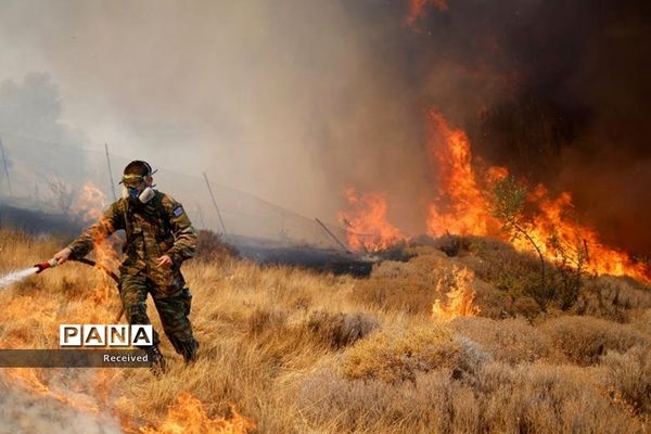 ادامه آتش سوزی‌ها در خارج از آتن