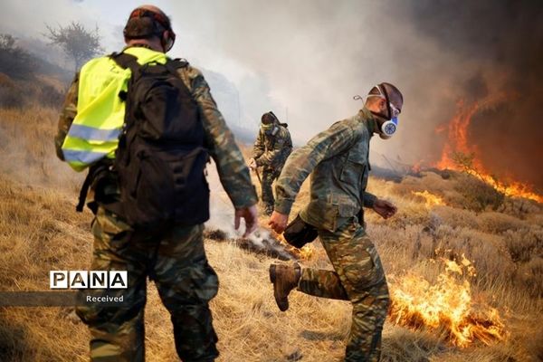 ادامه آتش سوزی‌ها در خارج از آتن