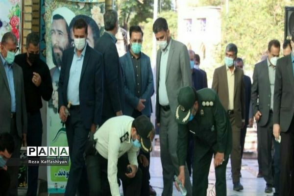 غبارروبی مزار شهدای خلیل آباد به مناسبت گرامیداشت هفته دولت
