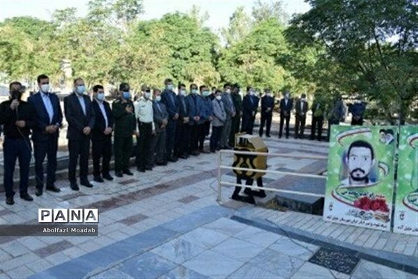 غبارروبی مزار شهدای خلیل آباد به مناسبت گرامیداشت هفته دولت