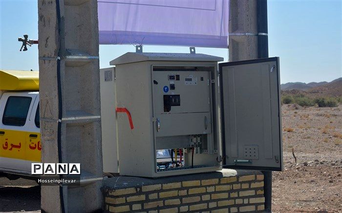 ۱۷ پروژه توزیع برق روستایی در شهرستان اراک به بهره‌برداری رسید
