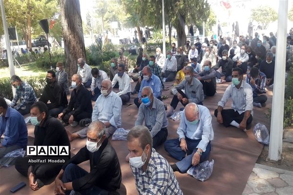 برگزاری نماز جمعه در فضای باز امامزاده سید حمزه شهرستان کاشمر