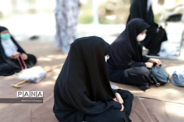 برگزاری نماز جمعه در فضای باز امامزاده سید حمزه شهرستان کاشمر