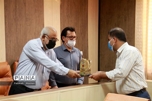 تقدیر از کارکنان  ورزشکار آموزش و پرورش امیدیه