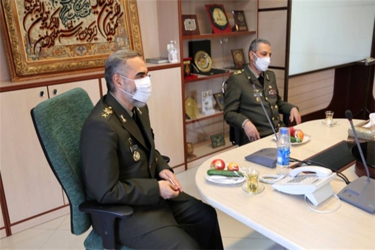 گفت‌وگوی فرمانده کل ارتش با وزیر دفاع درباره حوزه‌های رزم