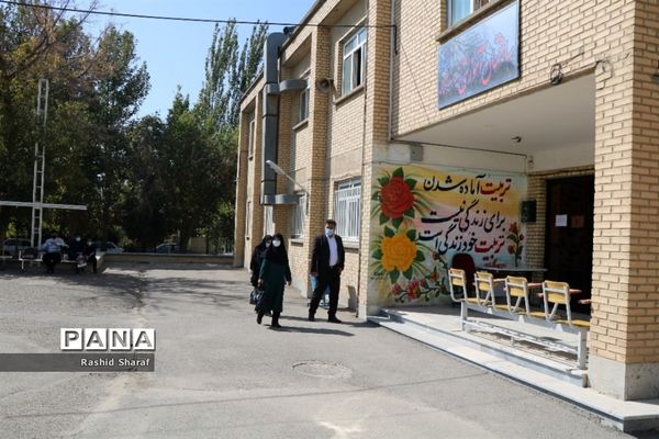 بازدید مدیرکل آموزش و پرورش آذربایجان غربی از فرآیند مصاحبه پذیرفته شدگان دانشگاه فرهنگیان