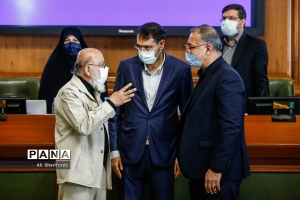 حضور شهردار تهران در جلسه شورای شهر