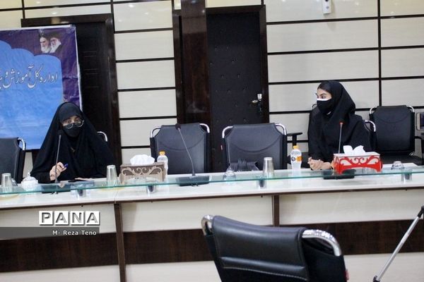 نشست اعضا هیات رئیسه مجلس دانش‌آموزی استان بوشهر