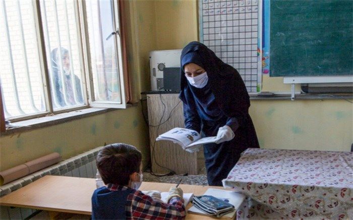 تلاش برای بازگشایی مدارس در سیستان و بلوچستان با واکسیناسیون معلمان