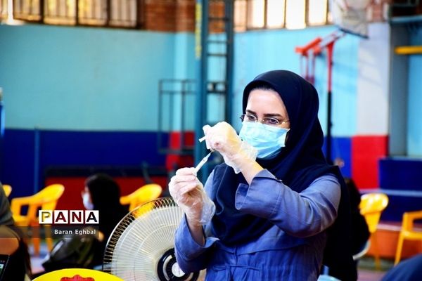 واکسیناسیون فرهنگیان در منطقه 4