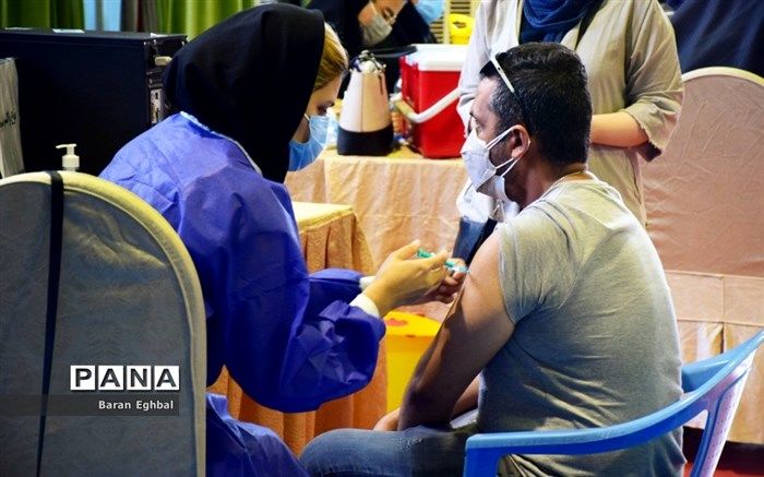 آغاز واکسیناسیون آموزش دهندگان سوادآموزی در فارس