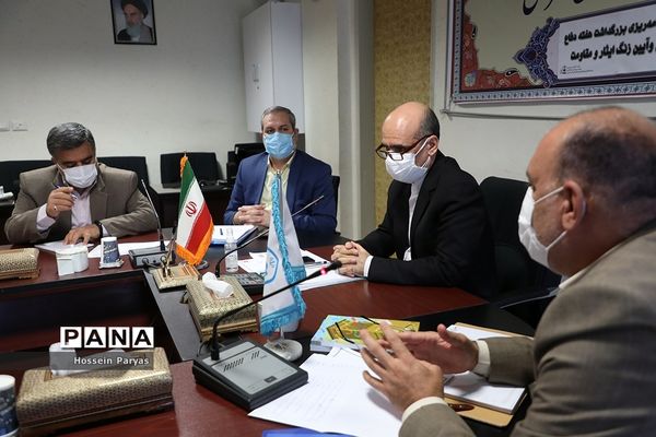 جلسه برنامه‌ریزی بزرگداشت هفته دفاع مقدس و آیین زنگ ایثار و مقاومت