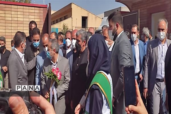 آیین افتتاح متمرکز مجتمع های آموزشی قلم و رازی در البرز