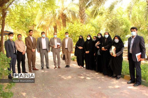 نشست هیات رئیسه مجلس دانش آموزی خوزستان با مدیرکل آموزش و پرورش