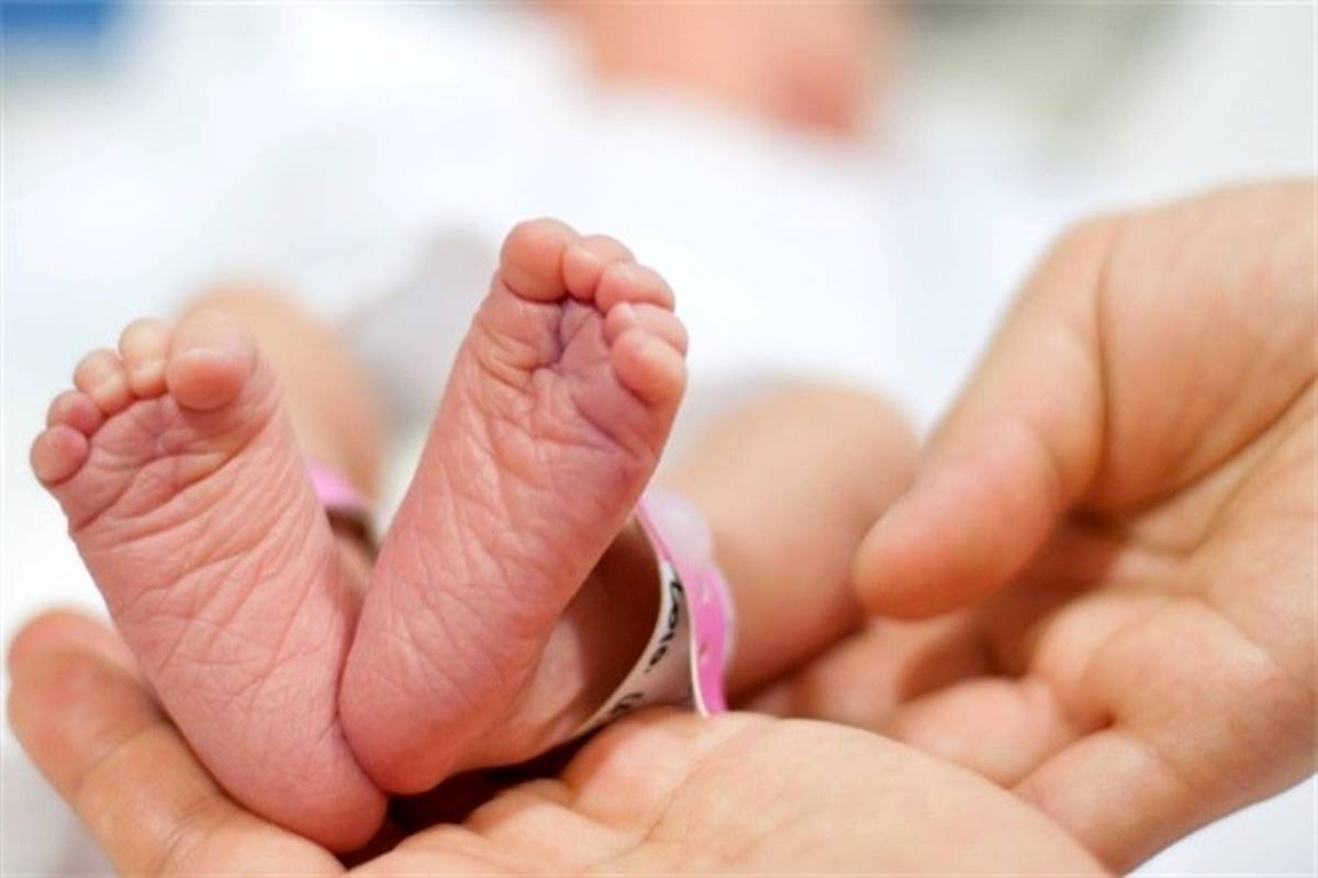 تولد نوزادی با جنین دوقلویش درون معده