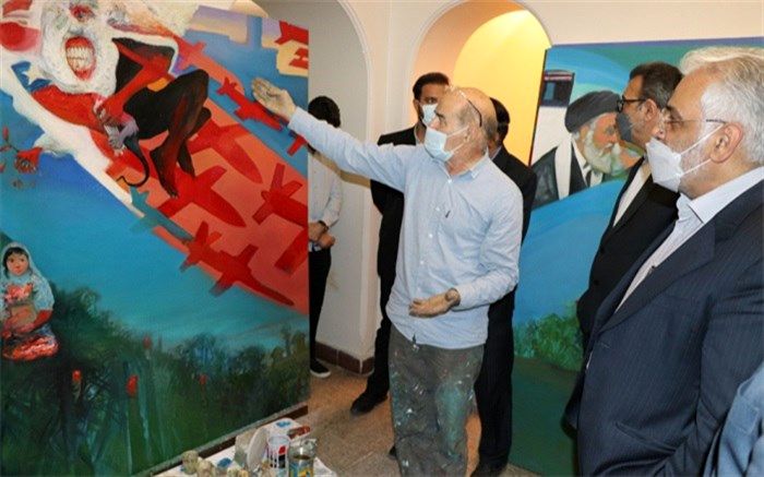 بازدید رئیس دانشگاه آزاد اسلامی از کارگاه نقاشی «در رثای سیمرغ تجلی»