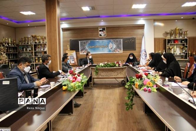 رونمایی از نرمافزار جامع بهار من درآموزش و پرورش ناحیه یک بهارستان