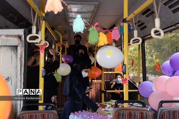توزیع 1000 بسته تحصیلی در بین دانش‌آموزان مناطق محروم شیراز