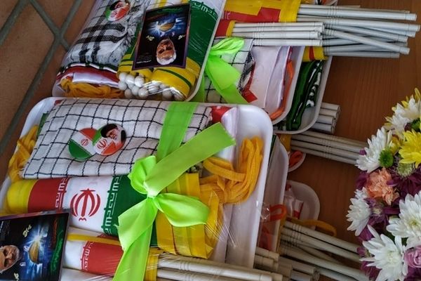 برگزاری مراسم نمادین برافراشته شدن پرچم جمهوری اسلامی ایران در شاهین شهر