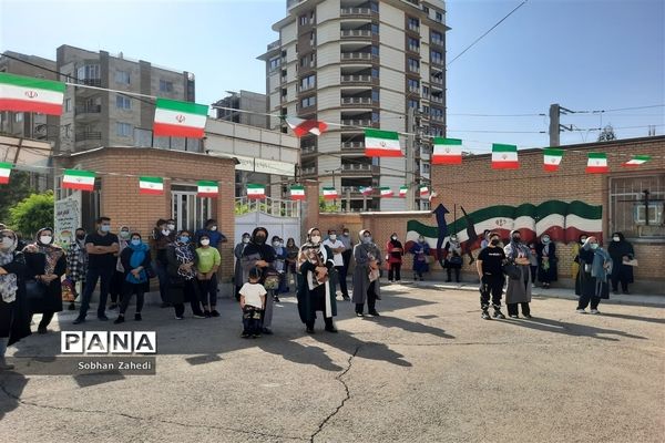 جشن شکوفه‌ها در مدرسه ابتدایی ایمان رودهن