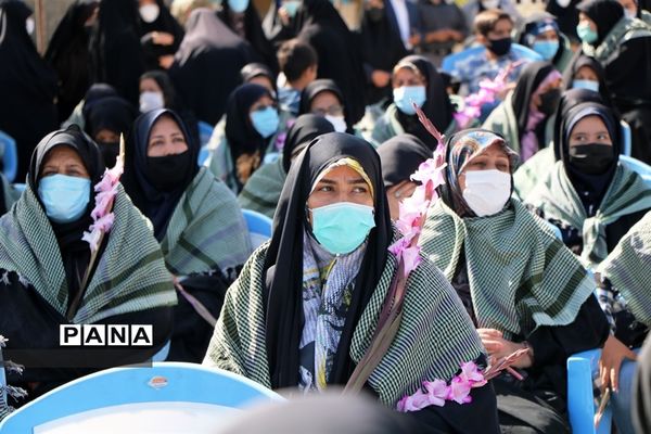 غبار روبی مزار شهدا به مناسبت هفته دفاع مقدس در ارومیه