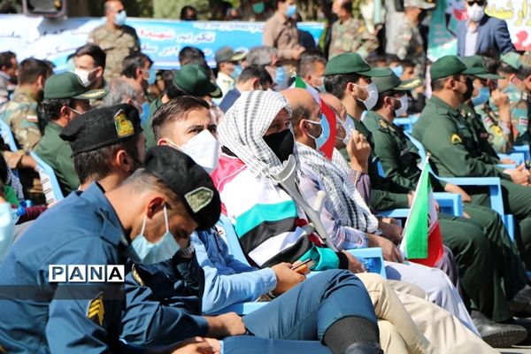 غبار روبی مزار شهدا به مناسبت هفته دفاع مقدس در ارومیه