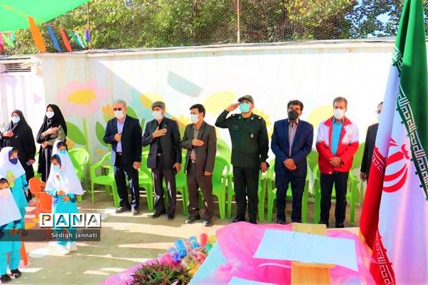 زنگ شکوفه‌ها در مدارس آباده