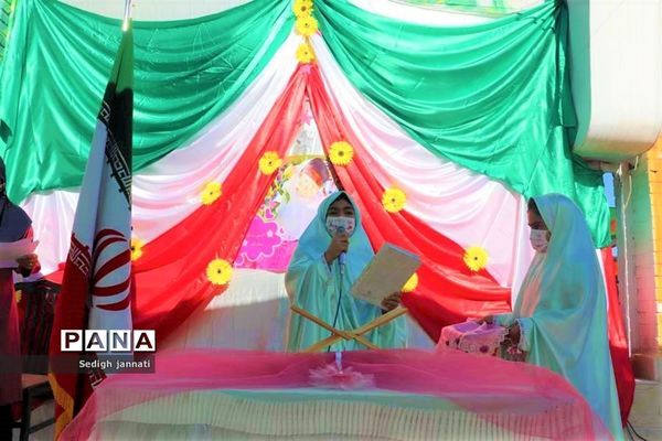 زنگ شکوفه‌ها در مدارس آباده