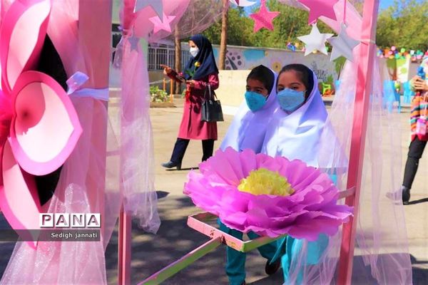 زنگ شکوفه‌ها در مدارس آباده
