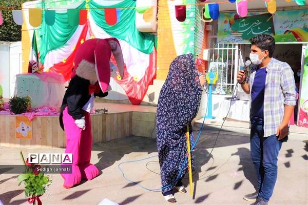 زنگ شکوفه‌ها در مدارس آباده