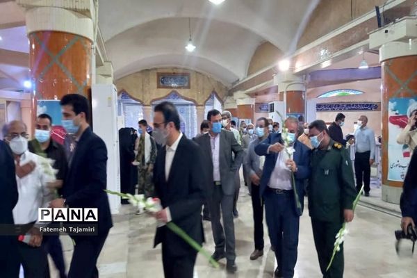 تجدید میثاق و عطر افشانی قبور مطهر شهدا در بوشهر