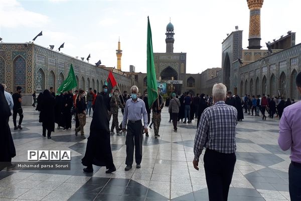 زائران حرم رضوی در اربعین حسینی