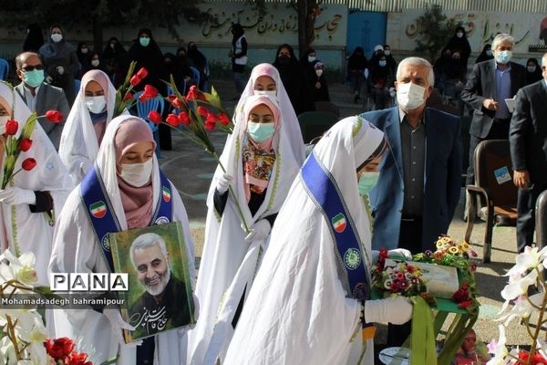 آیین نواختن زنگ مهر،  ایثار مهر و مقاومت با حضور مشاور وزیر و قائم مقام سازمان دانش‌آموزی کشور