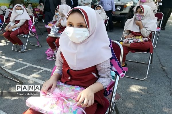 نواخته شدن زنگ مهر و مقاومت در دبستان دخترانه مهدیه در شهر قدس