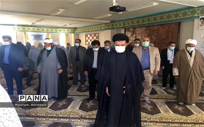 نماز شوق وصل در مدارس چهارمحال و بختیاری اقامه شد