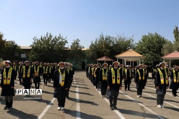 مراسم بازگشایی مدارس در آموزشگاه فتح المبین ناحیه دو شهرری