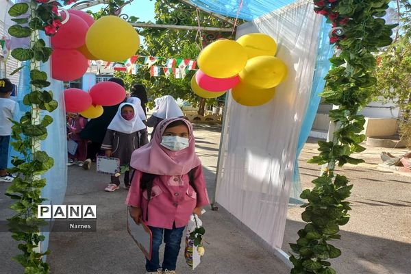 جشن شکوفه‌ها دبستان شایستگان فسا