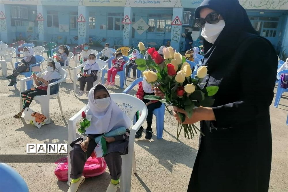 جشن شکوفه‌ها دبستان شایستگان فسا