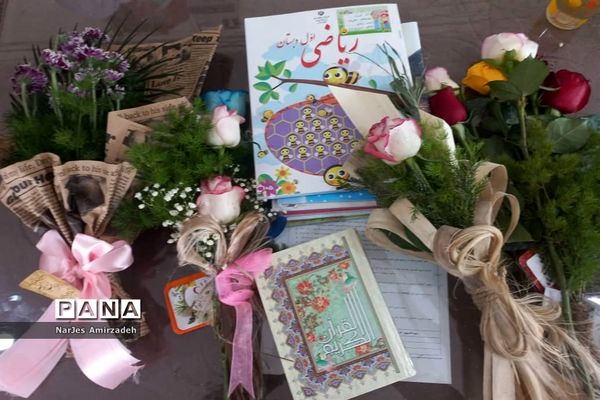 جشن شکوفه‌ها دبستان شایستگان فسا