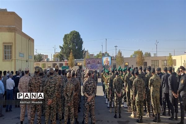 برگزاری صبحگاه مشترک دانش‌آموزی به مناسبت ایام دفاع مقدس