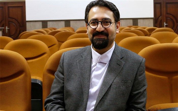 خداحافظی حسینی از معاونت هنری؛ حریم هنر دور و نزدیک ندارد