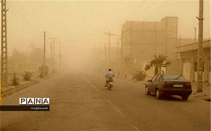 امدادرسانی به 7 خودروی گرفتار در طوفان شن جاده سرخس_مشهد