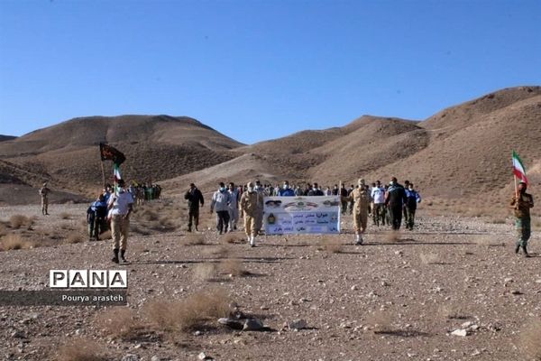 برگزاری همایش کوه‌پیمایی در مرکزآموزش ۰۴ امام رضا(ع) نزاجا به مناسبت هفته دفاع مقدس