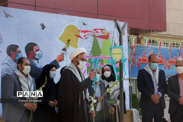 آیین استانی نواختن زنگ ایثار و مقاومت در مدرسه شاهد دالکی ناحیه 1 شیراز