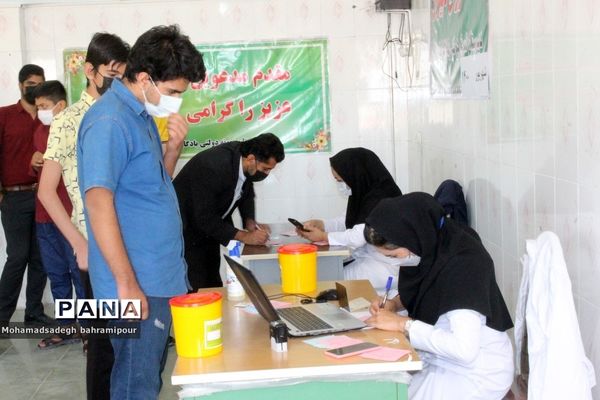 واکسیناسیون دانش‌آموزان  کهگیلویه و بویراحمد در مقطع دبیرستان