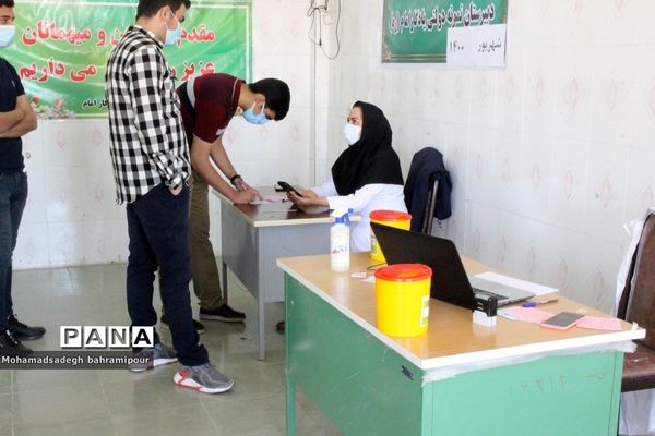 واکسیناسیون دانش‌آموزان  کهگیلویه و بویراحمد در مقطع دبیرستان